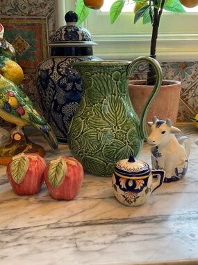 Set of 4 complimentary kitchen items